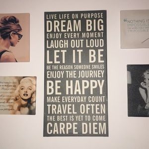 Grey photo in middle